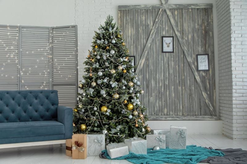 The Environmental Impact of Plastic Christmas Trees: Separating Fact from Fiction